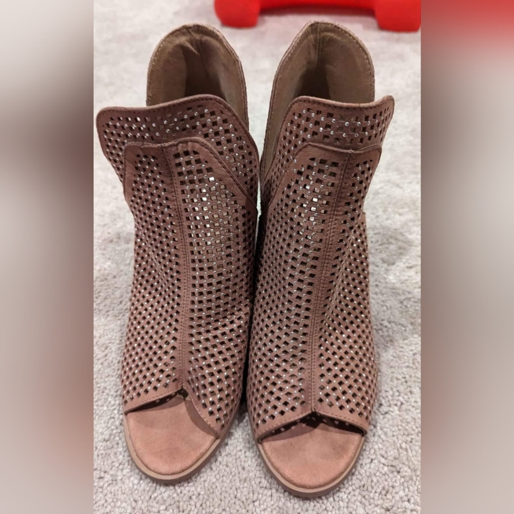 Women's size 9.5 shoe